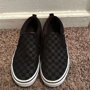Black Checkerd Vans Youth 4 or women’s 6